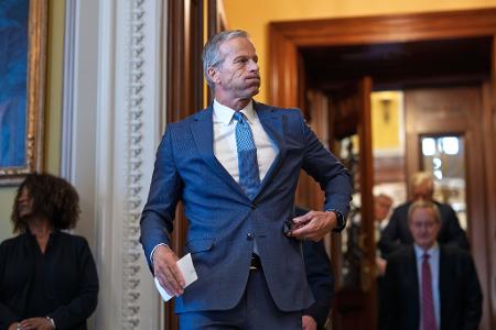Das Gesetz passierte den Senat nur mit hauchdünner Mehrheit - die Republikaner werden in der Kammer von John Thune angeführt. 
