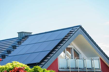 Immer mehr Haushalte in Deutschland setzen auf Sonnenenergie zur Stromerzeugung. Immer mehr Haushalte in Deutschland setzen auf Sonnenenergie zur Stromerzeugung.