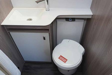 f_Swift_Sprite_Quattro_Toilette
