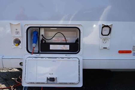 f_Swift_Sprite_Quattro_Serviceklappe