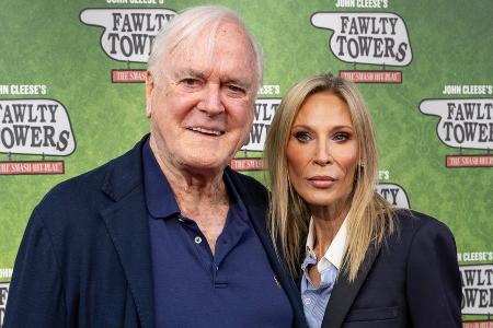 Seltener Auftritt: John Cleese zeigt sich mit Ehefrau Jennifer Wade Seltener Auftritt: John Cleese zeigt sich mit Ehefrau Jennifer Wade
