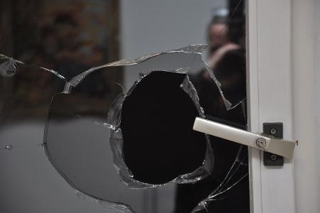 Symbolbild: Die Polizei ermittelt nach einem Einbruch Symbolbild: Die Polizei ermittelt nach einem Einbruch