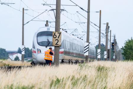 Mehrere Fahrgäste wurden bei dem Angriff verletzt. 