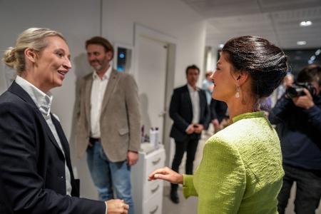 AfD-Chefin Alice Weidel und BSW-Gründerin Sahra Wagenknecht hatten sich im Herbst 2024 beim Sender AfD-Chefin Alice Weidel und BSW-Gründerin Sahra Wagenknecht hatten sich im Herbst 2024 beim Sender