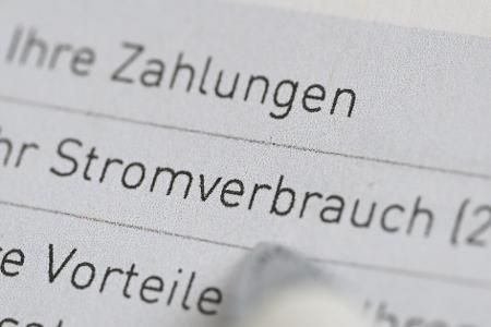 Die Kritik am Beschluss der Bundesregierung, die Stromsteuer nicht für alle Bürger und kleine Firmen zu senken, sorgt für Verärgerung. Die Kritik am Beschluss der Bundesregierung, die Stromsteuer nicht für alle Bürger und kleine Firmen zu senken, sorgt für Verärgerung.