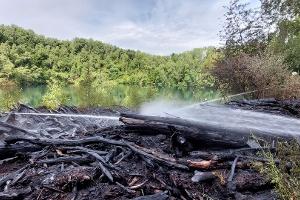 400 m² Vegetation brennen im Naturschutzgebiet Eudenberg