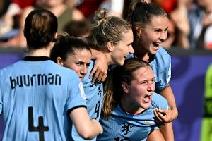 Frauen-EM: Miedema mit 100. Tor bei Niederlande-Sieg