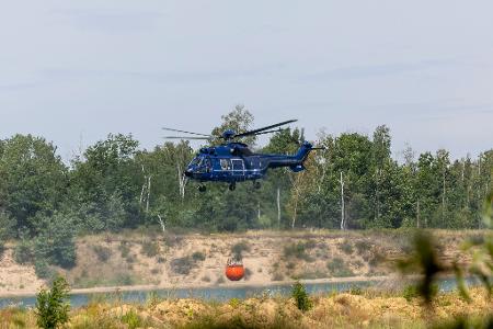 Seit Tagen läuft der Einsatz gegen den Waldbrand auf dem ehemaligen Truppenübungsplatz. Seit Tagen läuft der Einsatz gegen den Waldbrand auf dem ehemaligen Truppenübungsplatz.