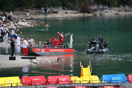 Nach Tretboot-Unglück: Vater und Sohn weiter vermisst