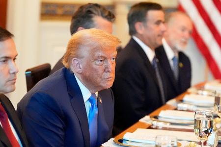 US-Präsident Donald Trump will sich in Sachen Zölle nicht festlegen. US-Präsident Donald Trump will sich in Sachen Zölle nicht festlegen.