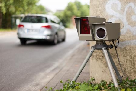 Symbolbild: Geschwindigkeitsüberwachung der Polizei Symbolbild: Geschwindigkeitsüberwachung der Polizei