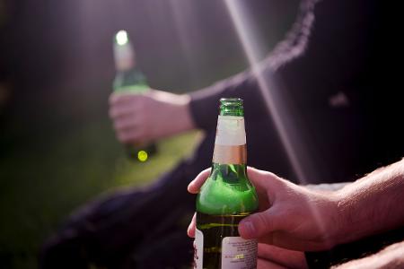 Alkoholsucht: Wie Angehörige helfen - und was ihnen hilft