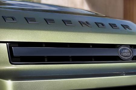 05/2025 Land Rover Defender Facelift Modelljahr 2026