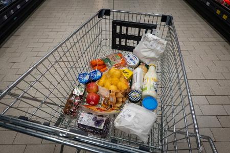 Obwohl die Inflationsrate zuletzt moderater ausfiel, ist die allgemeine Preisentwicklung eine der größten Sorgen der Menschen.