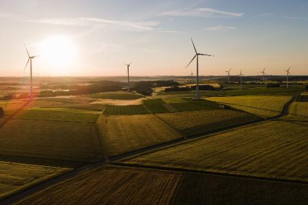 Windkraft: Einige nachhaltige Fonds setzen auf erneuerbare Energie statt auf Öl und Gas 