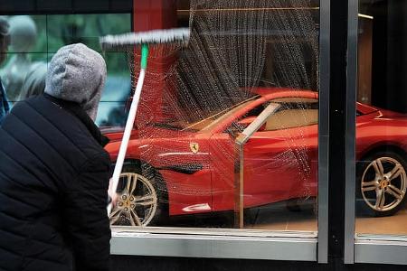 Offizieller Ferrari-Händler soll Kunden geprellt haben