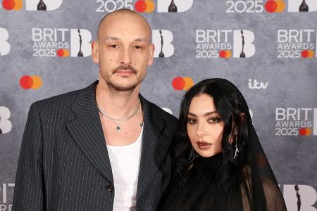 Charli XCX und George Daniel wollen auf Sizilien heiraten