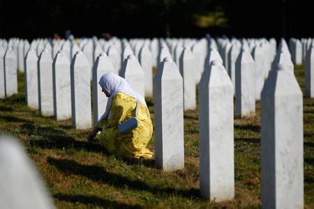 Gedenktag für Opfer von Srebrenica – AfD-Eklat im Bundestag