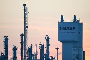 Chemiekonzern BASF senkt Gewinnprognose