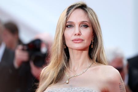 Angelina Jolie Angelina Jolie