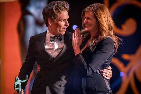 Eddie Redmayne und Julia Roberts