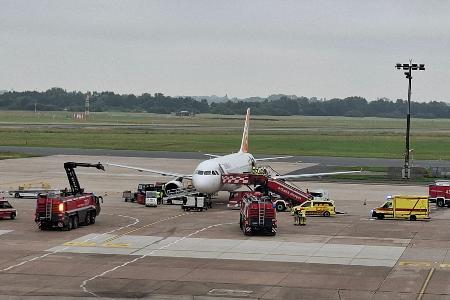 Kurz nach dem Start musste ein Flugzeug an den Flughafen Bremen zurückkehren. (Archivbild) Kurz nach dem Start musste ein Flugzeug an den Flughafen Bremen zurückkehren. (Archivbild)