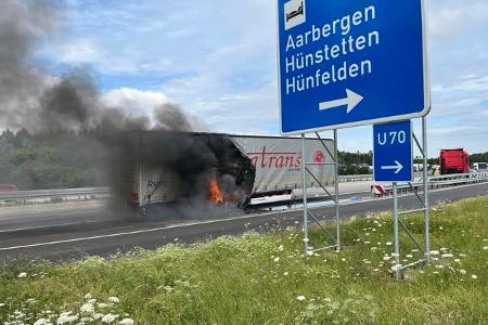 Anhänger in Brand Anhänger in Brand