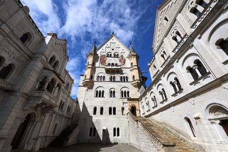 Neuschwanstein lockt unter den Königsschlössern die meisten Besucher. (Archivbild) Neuschwanstein lockt unter den Königsschlössern die meisten Besucher. (Archivbild)