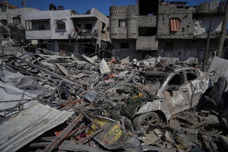 Palästinenser: Viele Tote in Gaza - auch bei Hilfszentren