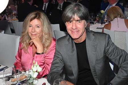 Bei Gala: Jogi Löw zeigt sich wieder mit seiner Ex Daniela Bei Gala: Jogi Löw zeigt sich wieder mit seiner Ex Daniela