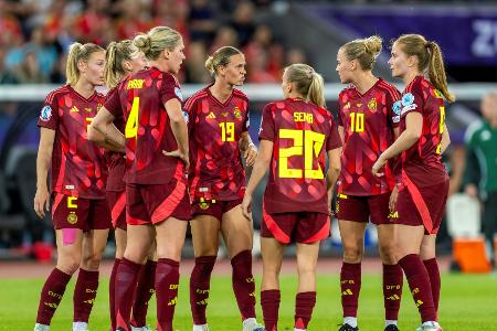 Reaktion auf EM-Pleite: DFB-Frauen legen Krisensitzung ein Reaktion auf EM-Pleite: DFB-Frauen legen Krisensitzung ein
