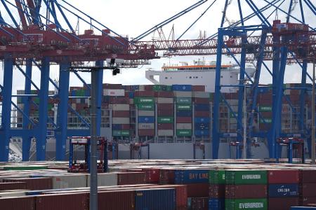 Deutsche Exporteure haben auf den Weltmärkten zu kämpfen - nun kommt der Zollstreit mit den USA dazu Deutsche Exporteure haben auf den Weltmärkten zu kämpfen - nun kommt der Zollstreit mit den USA dazu
