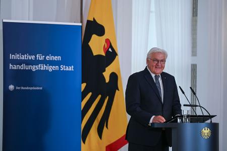 Die Initiative für einen handlungsfähigen Staat legt ihren Abschlussbericht vor - Schirmherr ist Bundespräsident Steinmeier. Die Initiative für einen handlungsfähigen Staat legt ihren Abschlussbericht vor - Schirmherr ist Bundespräsident Steinmeier.