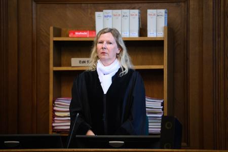 Die Vorsitzende Richterin Sylvia Busch im Gerichtssaal.