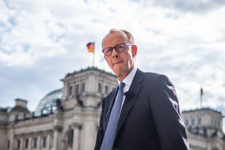 Friedrich Merz auf dem Weg zum Sommerinterview.