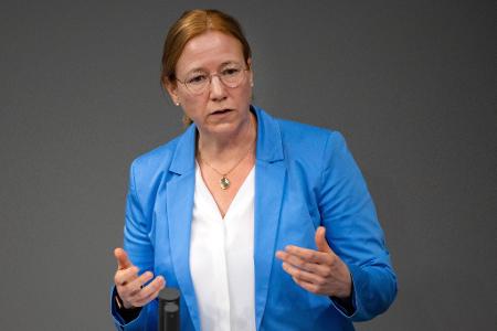 SPD-Sozialpolitikerin Dagmar Schmidt kritisiert die Vorschläge des Kanzlers (Foto: Archiv).