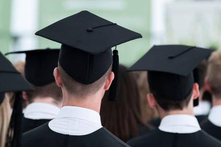 Die höchste Bachelorabschlussquote gibt es nach acht Semestern bei den Rechts-, Wirtschafts- und Sozialwissenschaften, die niedrigste bei den Geisteswissenschaften. (Archivbild) Die höchste Bachelorabschlussquote gibt es nach acht Semestern bei den Rechts-, Wirtschafts- und Sozialwissenschaften, die niedrigste bei den Geisteswissenschaften. (Archivbild)