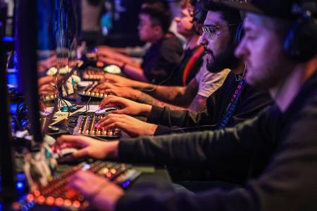 Neue Games mal zur Probe spielen - für viele Gamingfans ist das bei der Gamescom eine attraktive Sache. 