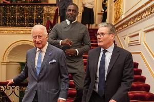 Bündnis gegen Messergewalt: Charles trifft Idris Elba und Keir Starmer