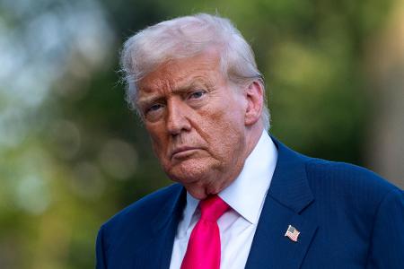 Trump macht klar, der Ukraine keine Langstreckenwaffen bereitstellen zu wollen. 