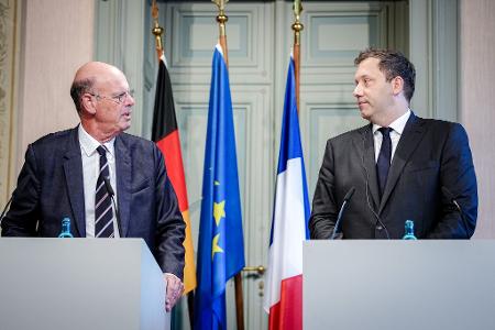 Klingbeil und Lombard berieten sich unter anderem zum Zollkonflikt mit den USA. Klingbeil und Lombard berieten sich unter anderem zum Zollkonflikt mit den USA.