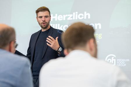 Maximilian Tönnies ist seit 2018 Gesellschafter der Tönnies-Unternehmensgruppe - zusammen mit Vater Clemens und Cousin Robert. (Archivbild)