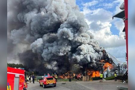 Feuer-Drama: Tomorrowland-Bühne brennt komplett ab Feuer-Drama: Tomorrowland-Bühne brennt komplett ab