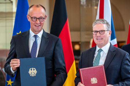 Friedrich Merz und Keir Starmer haben einen neuen Freundschaftsvertrag für Deutschland und Großbritannien unterzeichnet.