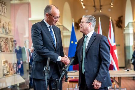 Der Vertrag umfasst 27 Seiten und wird von einem Aktionsplan mit 17 Punkten flankiert.