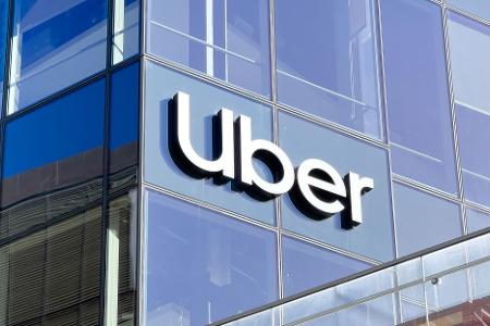 Die Entwicklung eigener Technologie zum autonomen Fahren hatte Uber schon vor Jahren aufgegeben. (Archivbild)