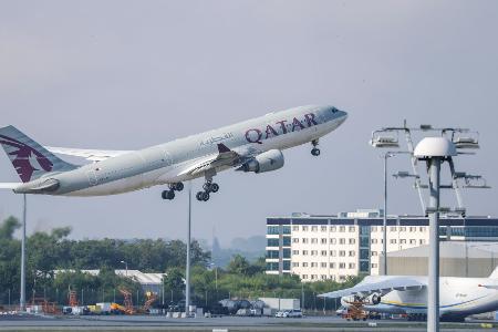 In Zusammenarbeit mit dem Emirat Katar werden 81 Straftäter vom Flughafen Leipzig aus nach Afghanistan ausgeflogen. 
