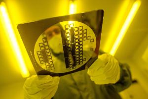 Kommt es nach den auf Eis gelegten Plänen von Intel doch noch zum Bau einer Chip-Fabrik bei Magdeburg? (Archivbild)