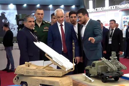 Die jährliche Waffenschau beim Militärforum nahe Moskau gilt als wichtige Präsentationsplattform für die russische Rüstungsindustrie. (Archivbild) Die jährliche Waffenschau beim Militärforum nahe Moskau gilt als wichtige Präsentationsplattform für die russische Rüstungsindustrie. (Archivbild)