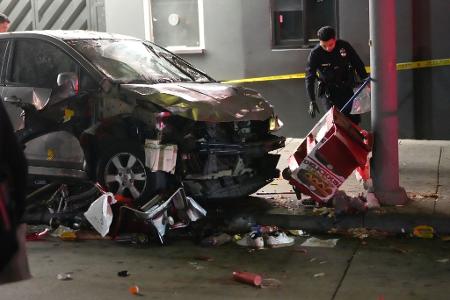 Der Fahrer, dessen Auto in die Menschenmenge in East Hollywood fuhr, soll bewusstlos gewesen sein.